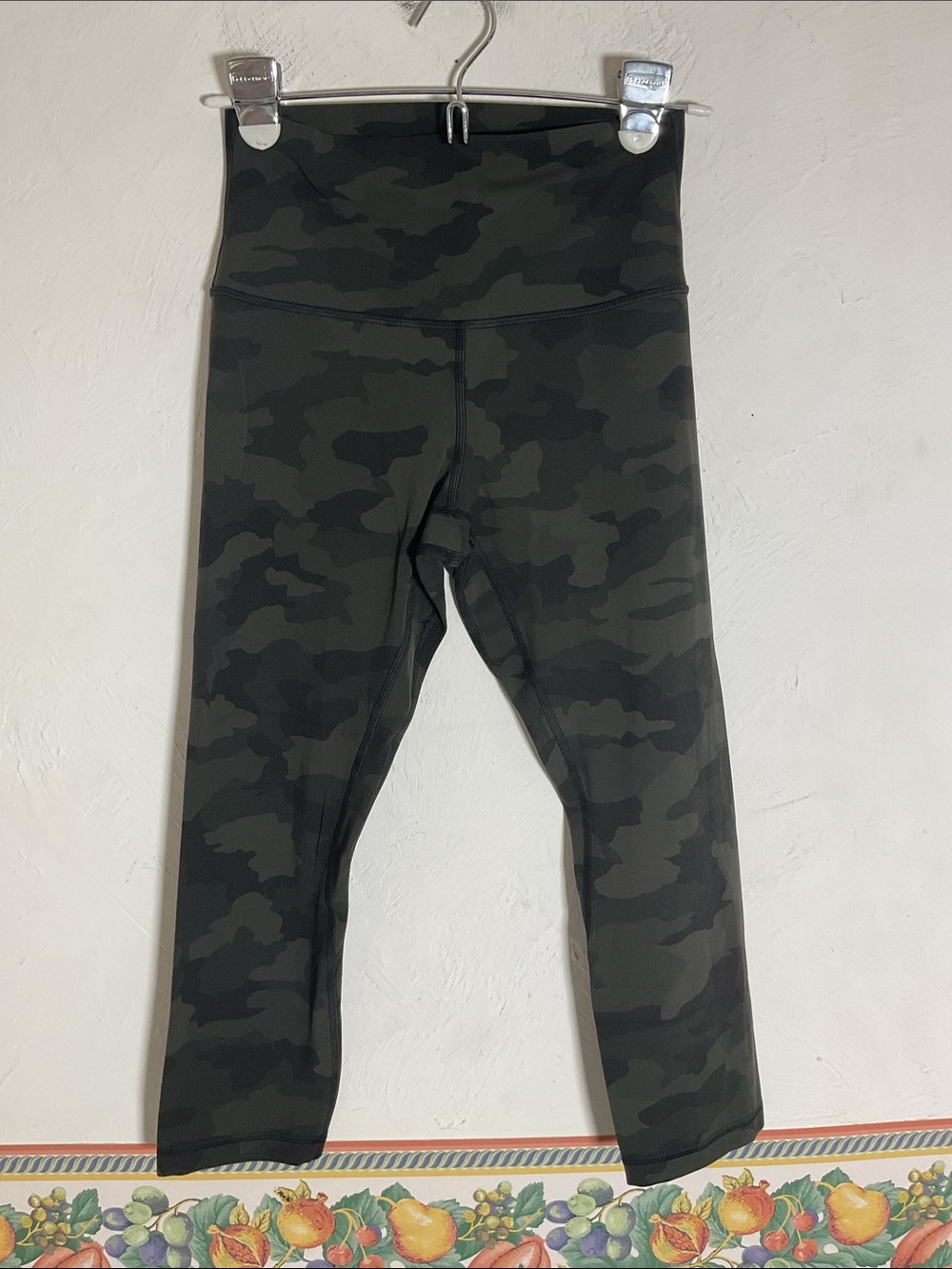 Lululemon Align HR Crop 21” Heritage 365 Camo Green Twill Multi Size 6